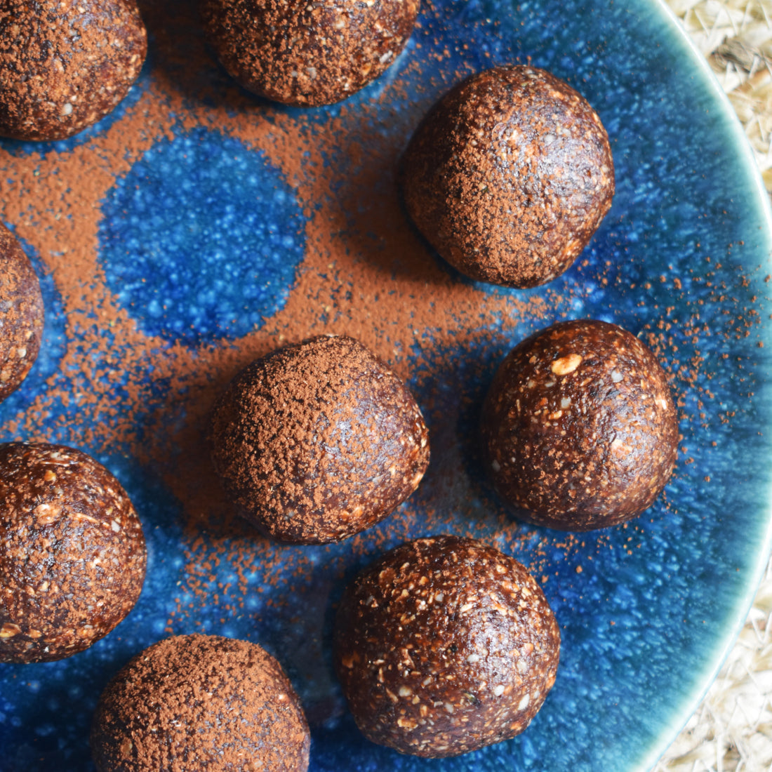 Chocolate raw balls with superfood