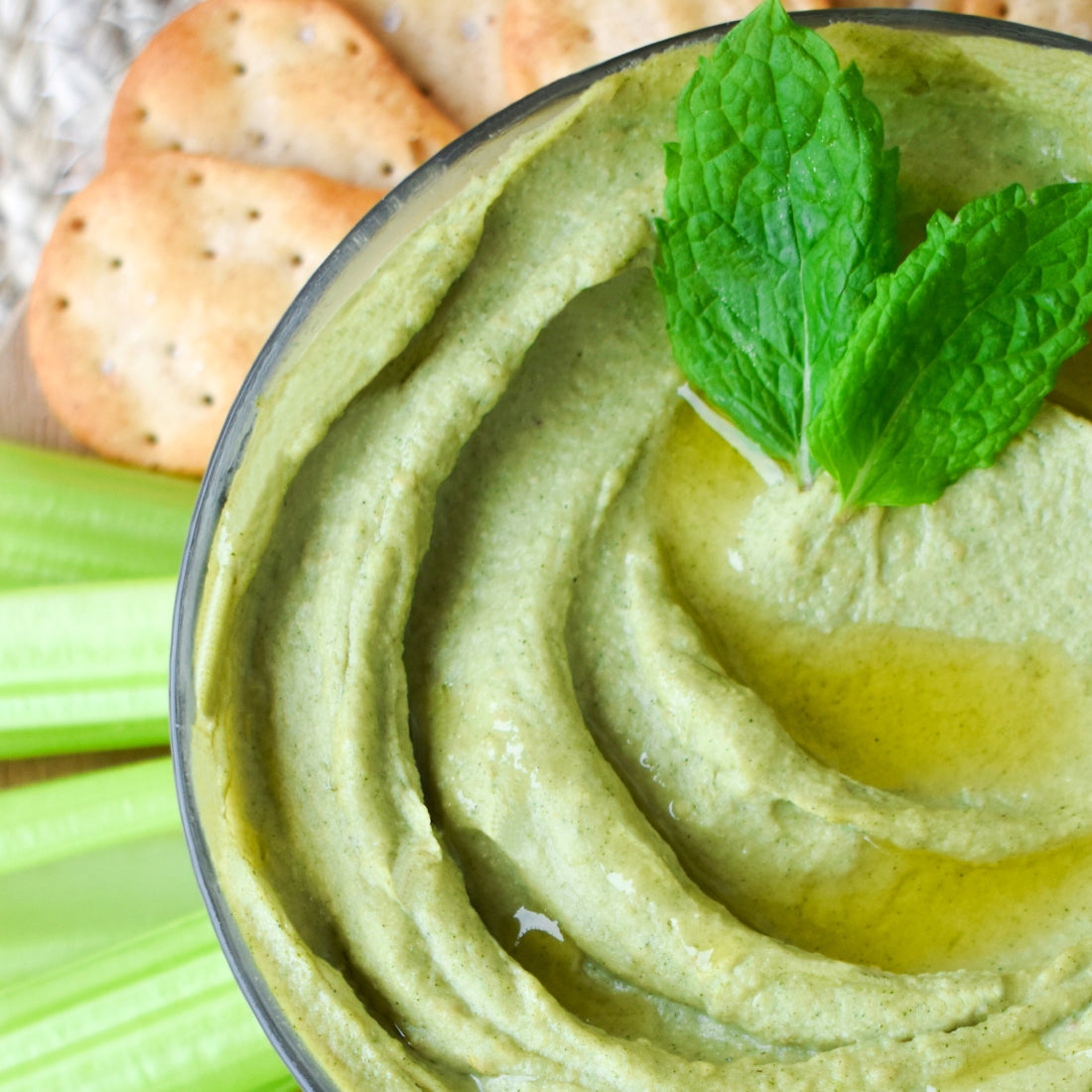 Green superfood hummus