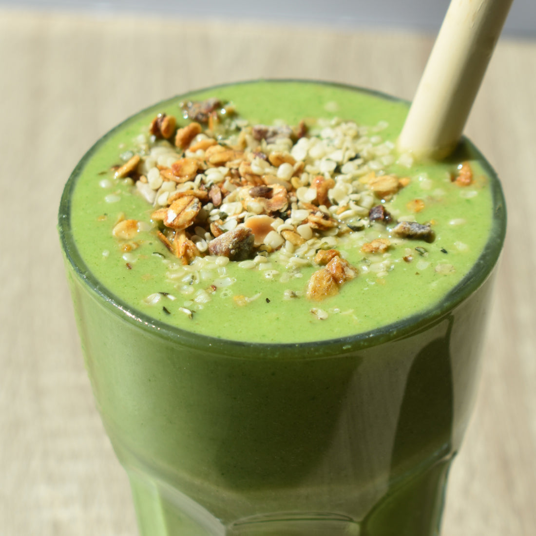 Green superfood smoothie with superfoods